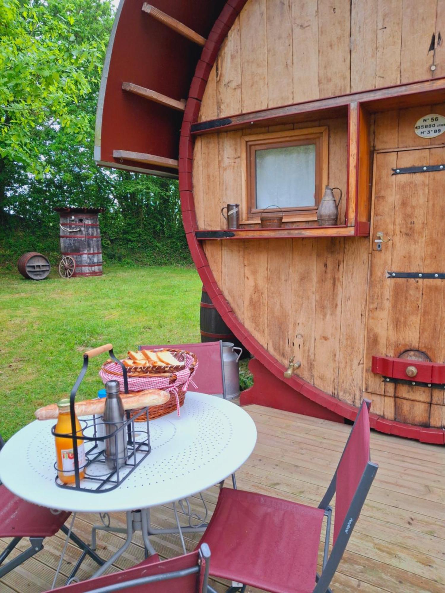 Villa L'authentique Tonneau à Cidre d'Emma Litteau Esterno foto